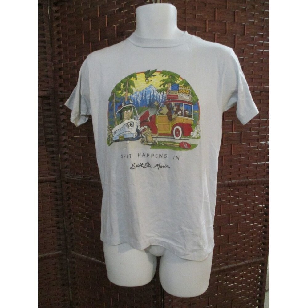 Vintage 80s Crap Happens In Sault Ste Marie T Shirt Funny Cartoon Outdoors Sz M